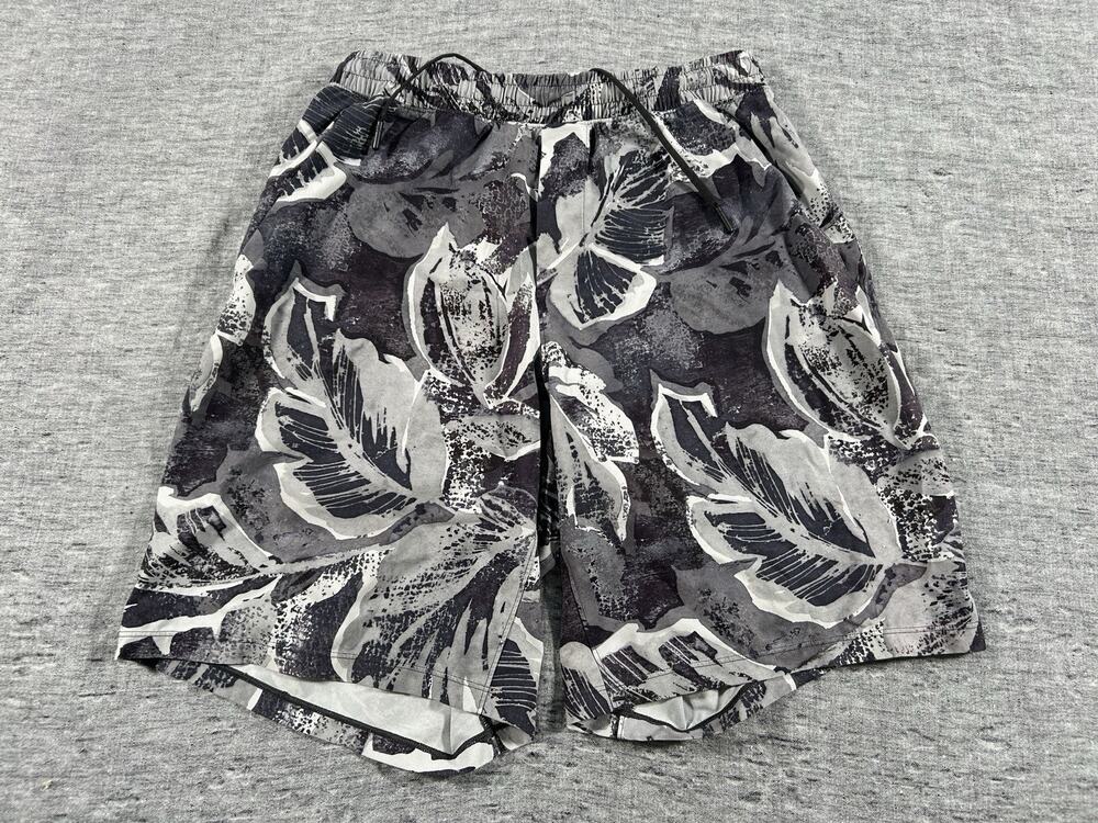 Lululemon Pace Breaker 9" Shorts Mens Medium Lined Floral Athletic Sports